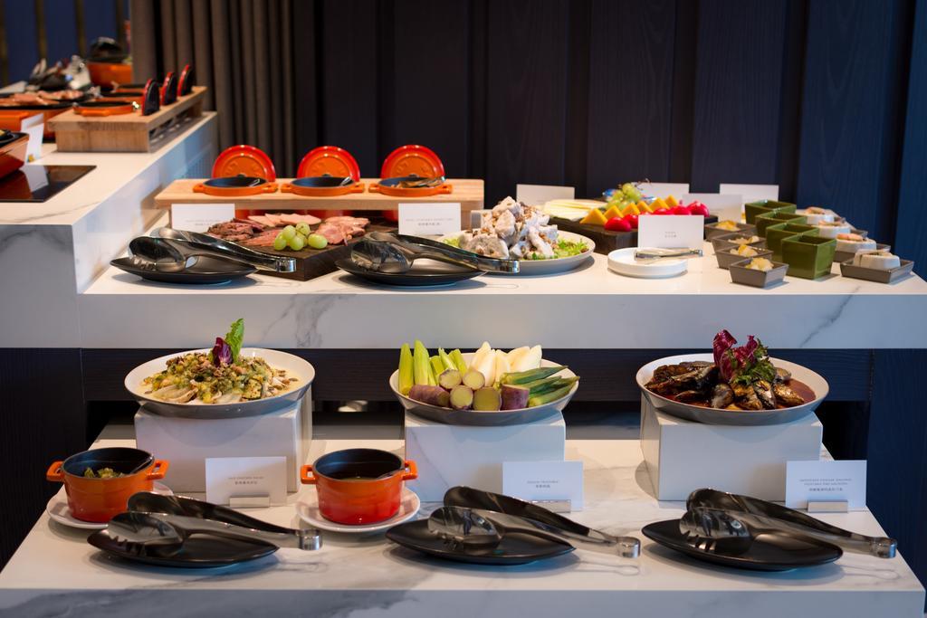 Park Lees Hotel Гаосюн Экстерьер фото A salad bar